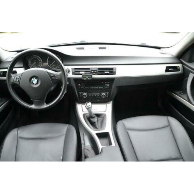 BMW 3-serie Touring 318d EURO 5 Facelift BJ'09 Leder