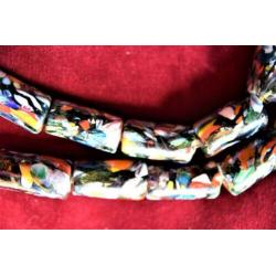 Snoer met 24 vintage West-afrikaanse glaskralen