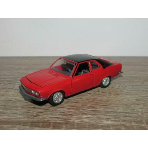 Gama 1:43, Opel Manta A (rood)