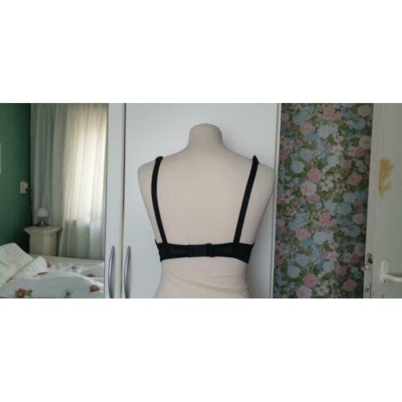 Stoere grijze Hunkemöller push up BH 70B zgan