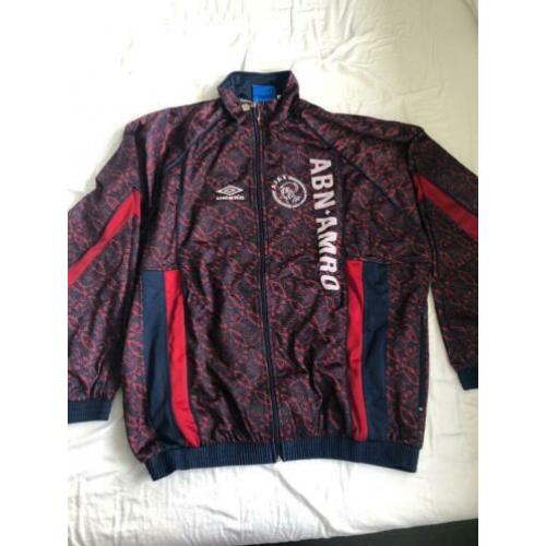 Ajax Umbro trainingspak zie foto's