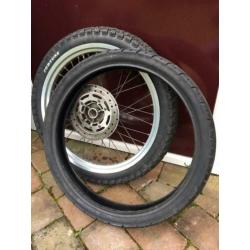 Derbi Senda velg 21 inch met banden