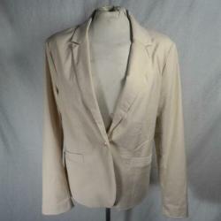 Net beige damesjasje.Mt 42.Merk Ann Christine