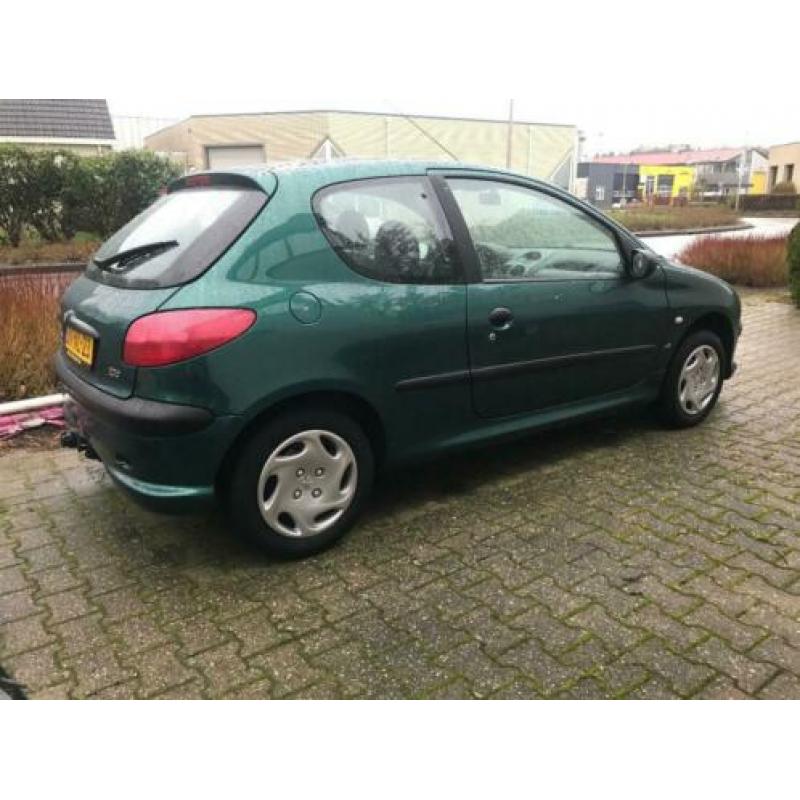 Peugeot 206 1.4 3D 1999 Groen
