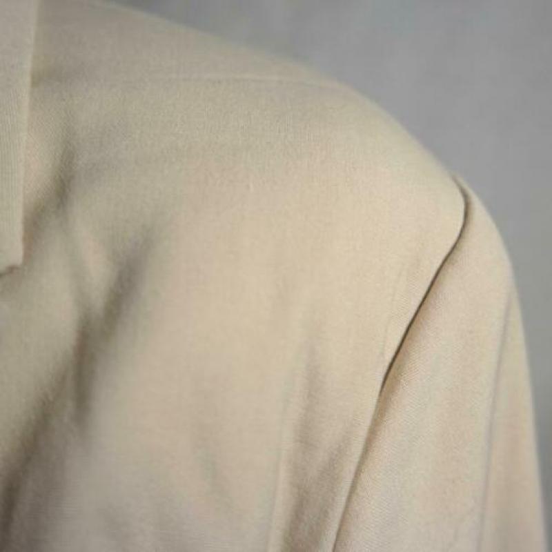 Net beige damesjasje.Mt 42.Merk Ann Christine