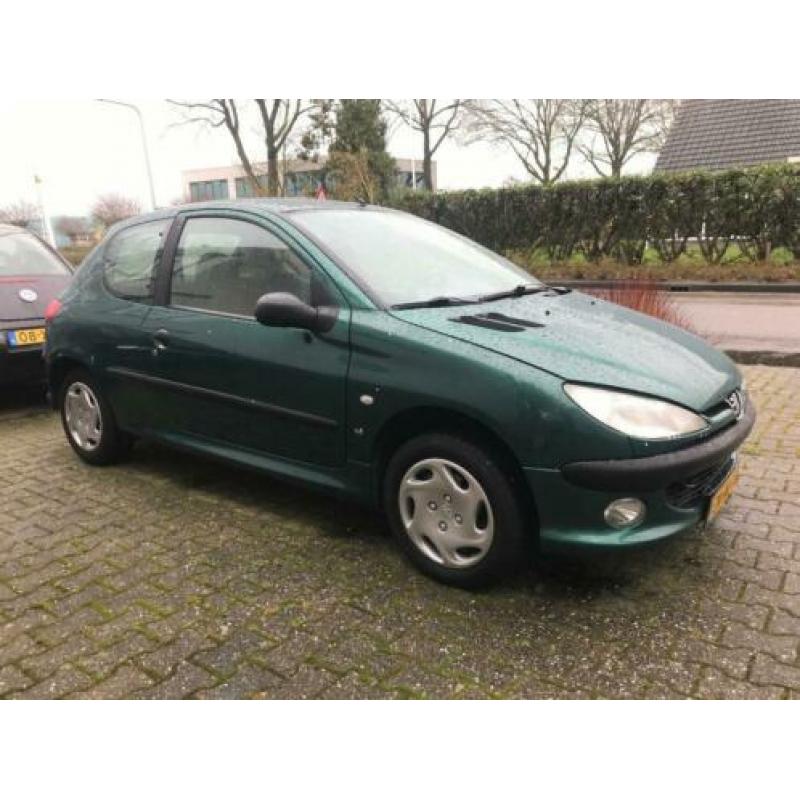 Peugeot 206 1.4 3D 1999 Groen