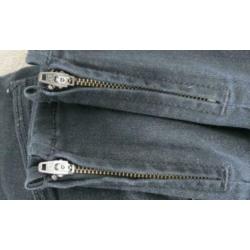Only zwarte denim jeans met ritsjes maat 32 W26