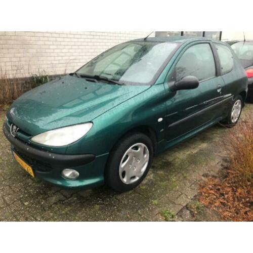 Peugeot 206 1.4 3D 1999 Groen