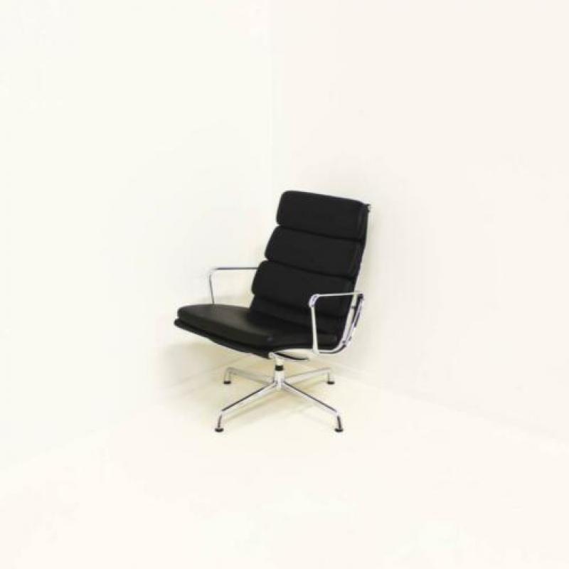 Vitra EA 216 Design Fauteuils, Leren Fauteuils, Nieuwstaat