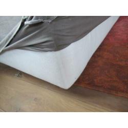 Tweezitsbank, muisgrijze stof, comfortabel zitcomfort