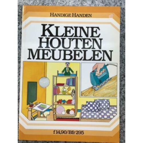 Kleine houten meubelen
