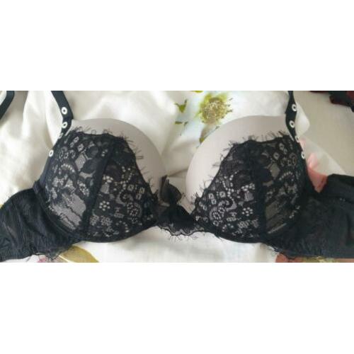 Stoere grijze Hunkemöller push up BH 70B zgan
