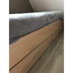 1 persoonsbed beuken met 2 laden