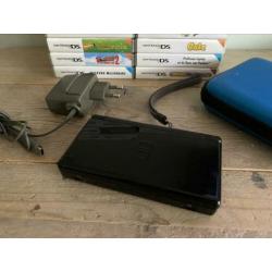 Nintendo DS Lite incl lader en partij spellen