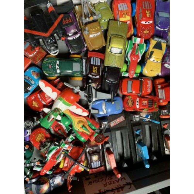Cars auto’s zijn los apart per stuk te koop