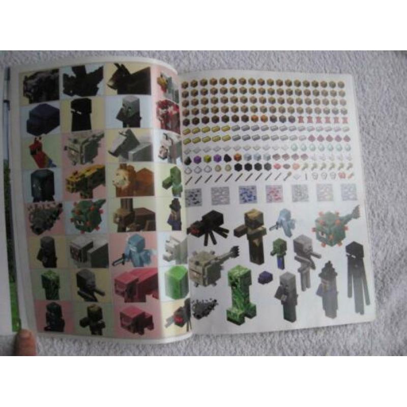 Minecraft Survival Stickerboek (met 500 stickers) Mojang