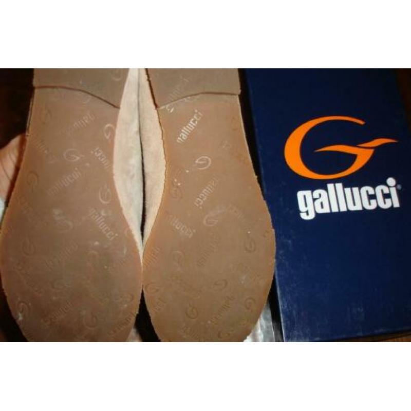 Gallucci schoen beige suede in maat 35 als nieuw!