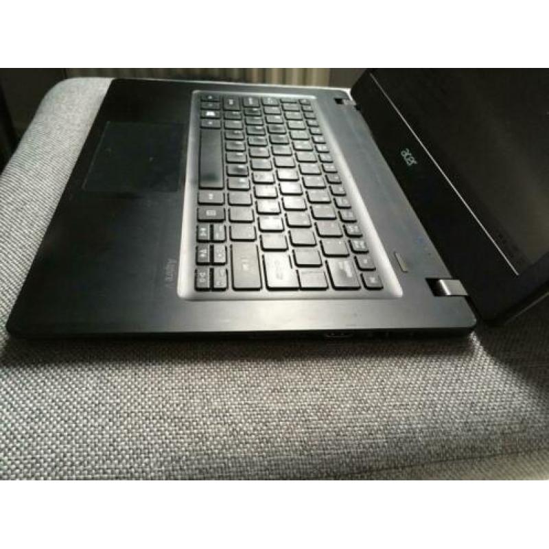 Acer aspire v3-371 i3-5005 120gb SSD Win10