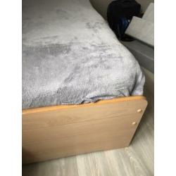 1 persoonsbed beuken met 2 laden