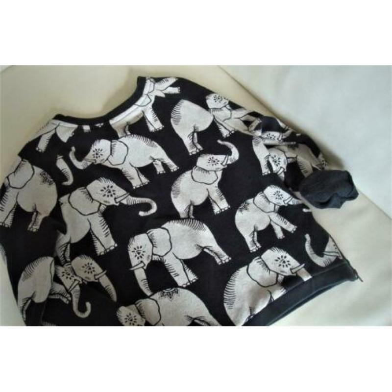 IKKS prachtige Sweater maat 116 zwart met olifanten