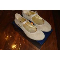 Gallucci schoen beige suede in maat 35 als nieuw!