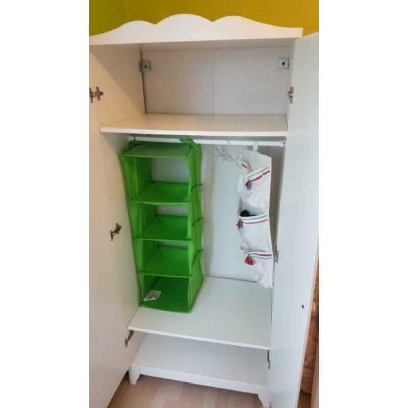 Kinder kamer hoge kast