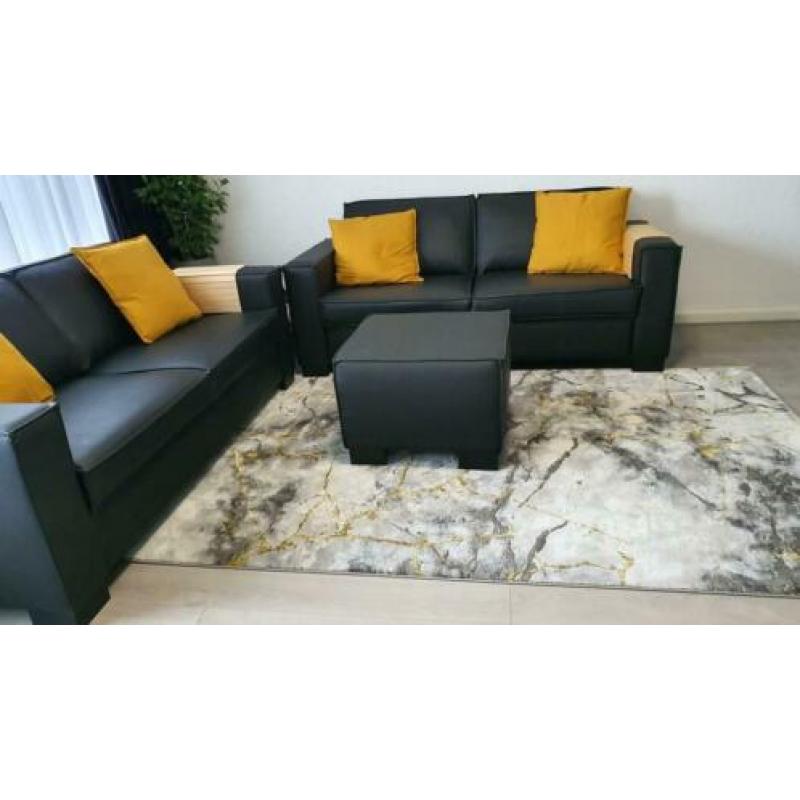 Leren zwarte bankstel met hocker