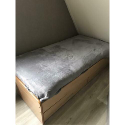 1 persoonsbed beuken met 2 laden