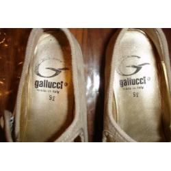 Gallucci schoen beige suede in maat 35 als nieuw!