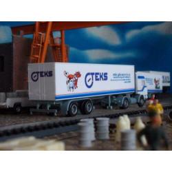 Volvo F12 Globetrotter trekker/oplegger Teks- Albedo