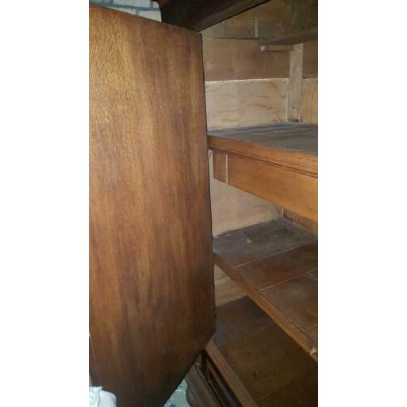 Antieke kast