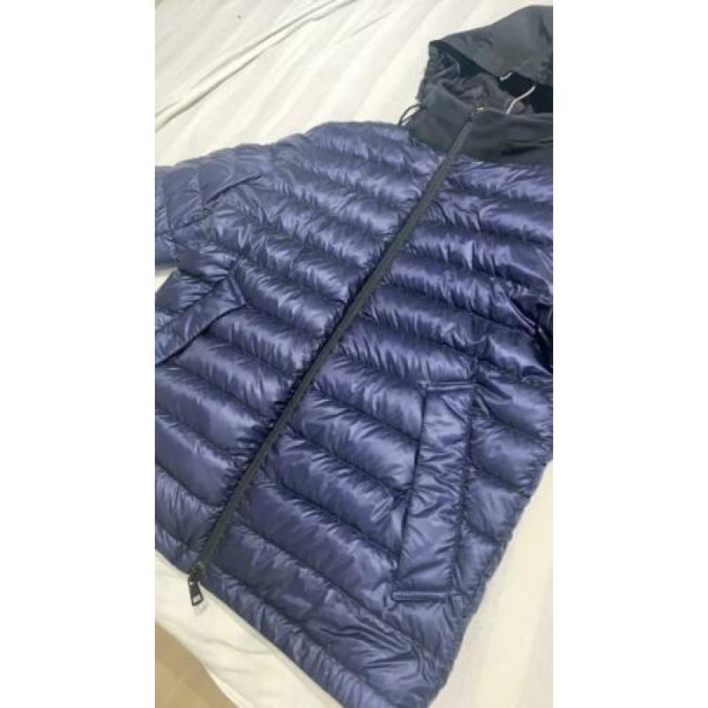 originele moncler jas in top staat nieuwprijs €580,- maat 0