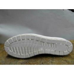 Zwarte lakschoenen Caprice 42