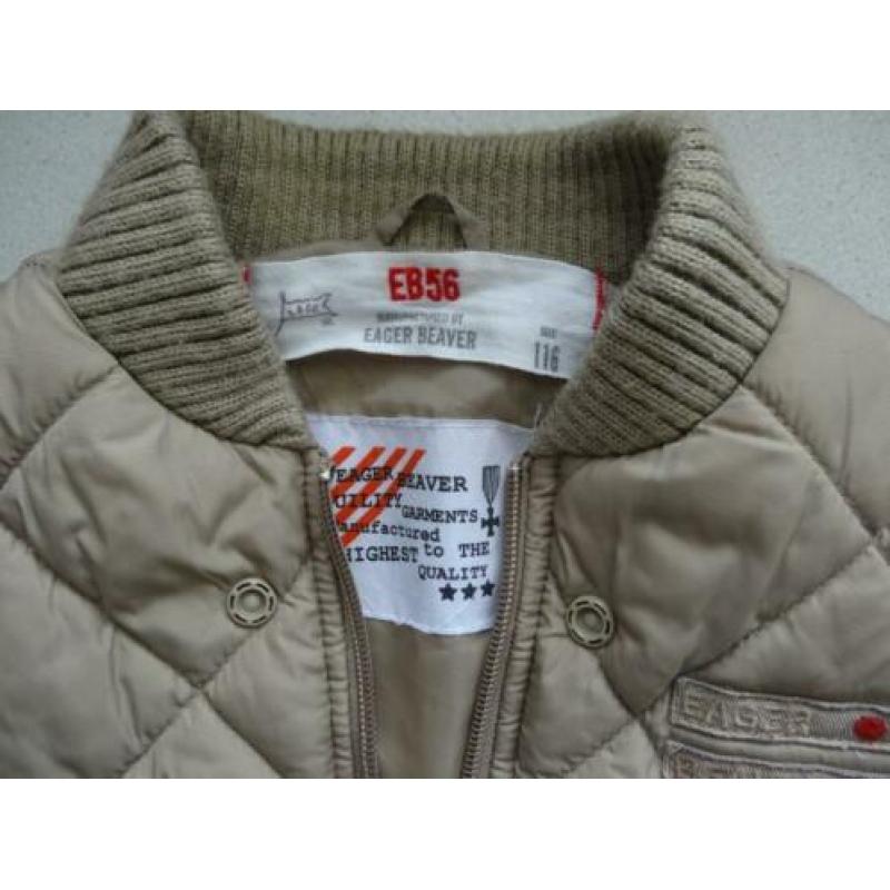 Beige bodywarmer en ivoorwitte kabeltrui mt 116