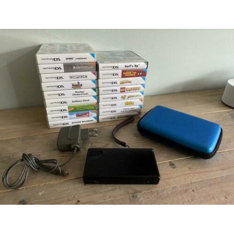 Nintendo DS Lite incl lader en partij spellen