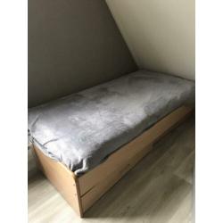 1 persoonsbed beuken met 2 laden