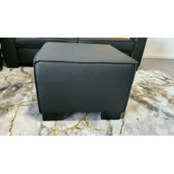 Leren zwarte bankstel met hocker
