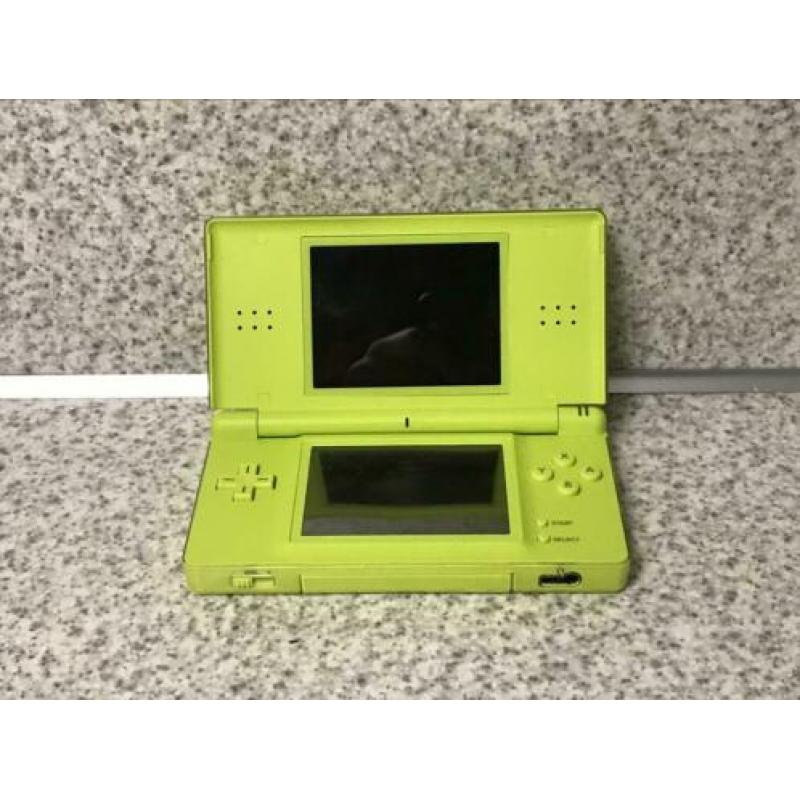 Nintendo DS Lite