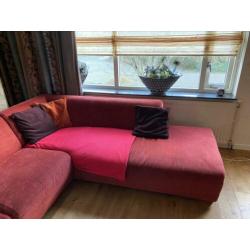 Ruime hoekbank incl. hocker en kussens