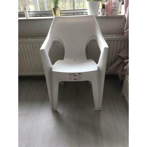 Allibert 2 nieuwe witte tuinstoelen