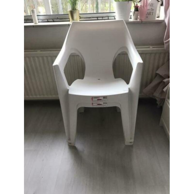 Allibert 2 nieuwe witte tuinstoelen