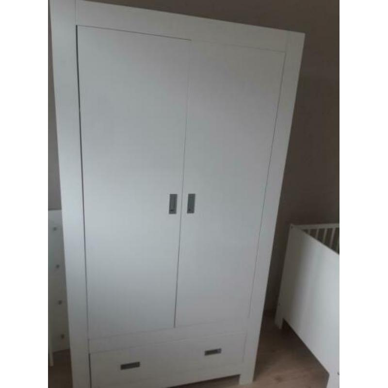 Commode en kledingkast