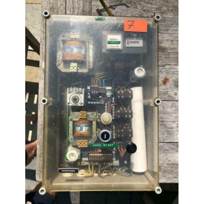 7. Eaton Holec Halyester pompbesturing / schakelkast +schema