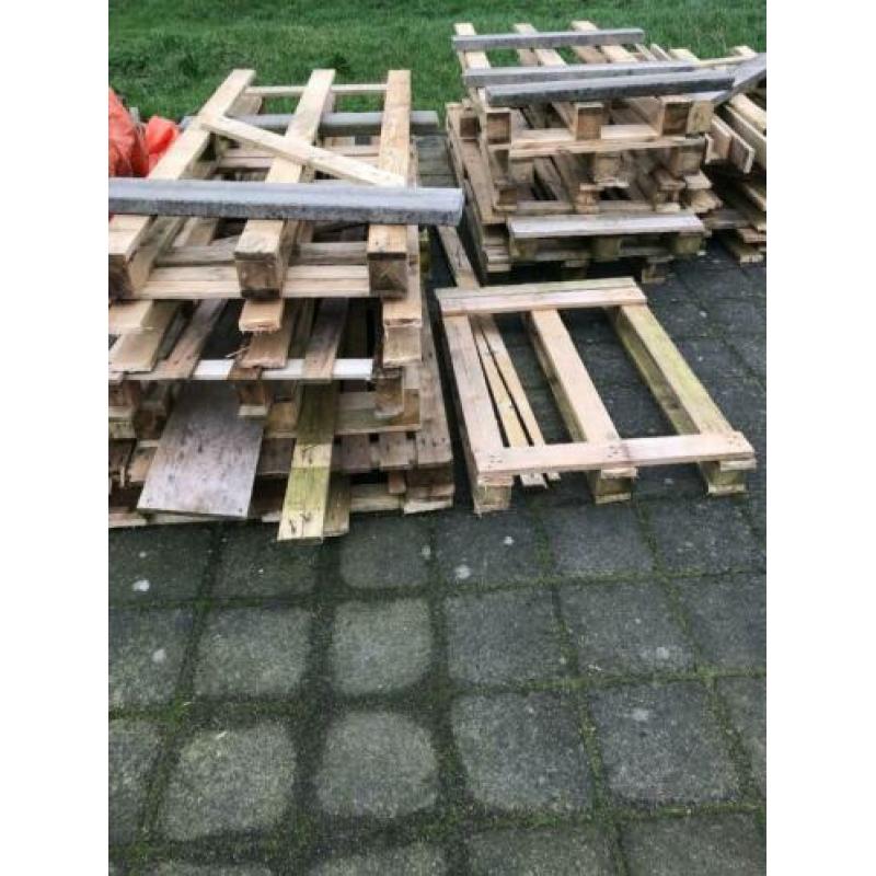 *gratis ; pallet hout!*