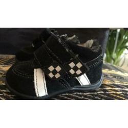 Stoere nieuwe stappertjes maat 18 *formule 1 look*