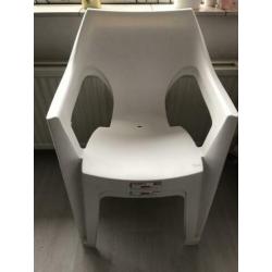 Allibert 2 nieuwe witte tuinstoelen