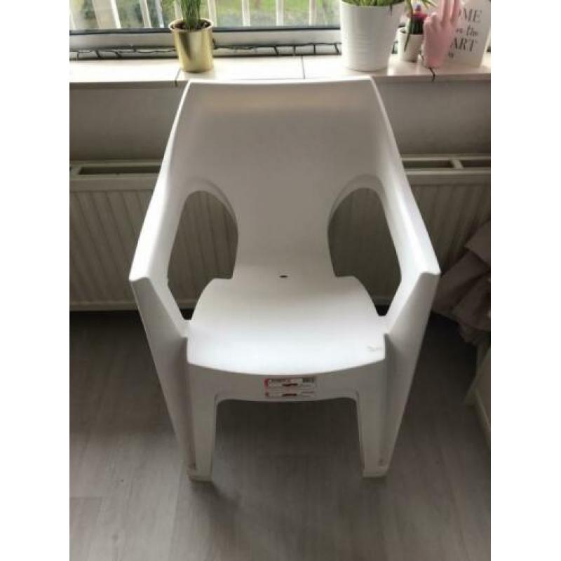 Allibert 2 nieuwe witte tuinstoelen
