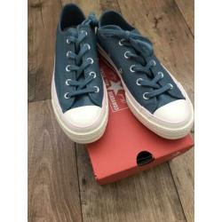 Nieuwe all stars, maat 37.