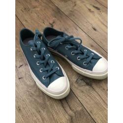Nieuwe all stars, maat 37.