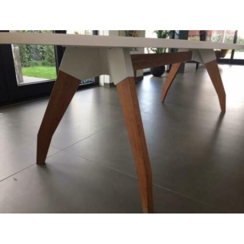 eettafel Lino van Oormerk Studio uit 2014